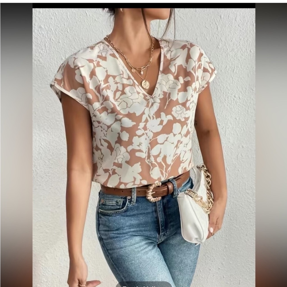 Floral print V neck neck blouse